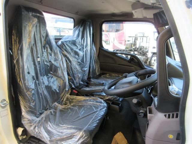 MITSUBISHI CANTER 2024