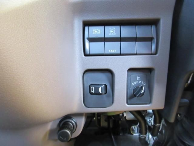 MITSUBISHI CANTER 2024