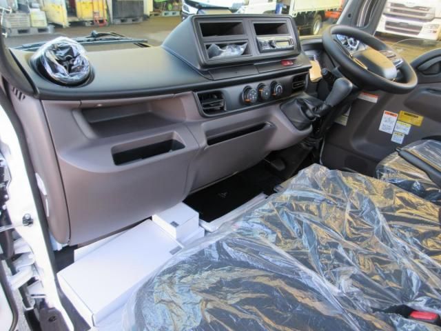 MITSUBISHI CANTER 2024