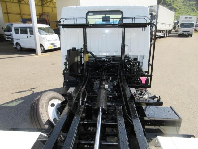 MITSUBISHI CANTER 2024