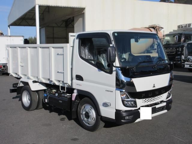 MITSUBISHI CANTER 2024