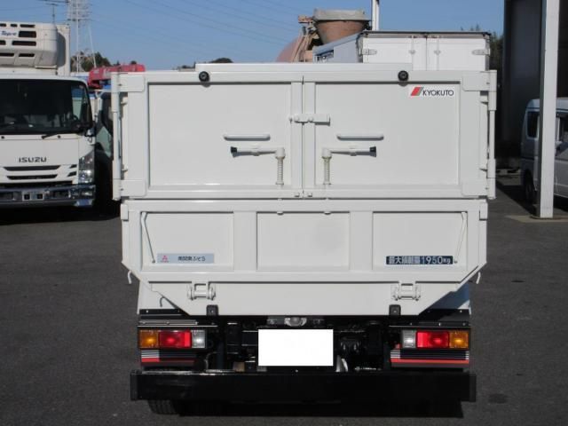 MITSUBISHI CANTER 2024