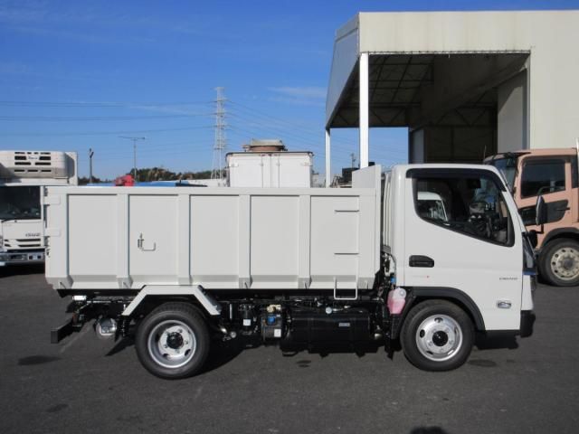 MITSUBISHI CANTER 2024