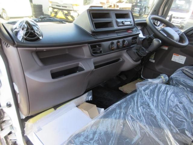 MITSUBISHI CANTER 2024