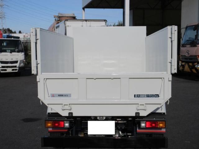 MITSUBISHI CANTER 2024