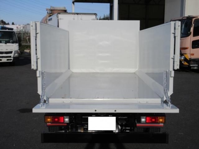 MITSUBISHI CANTER 2024