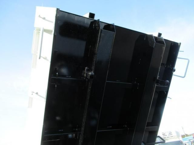 MITSUBISHI CANTER 2024