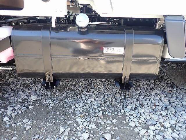 MITSUBISHI CANTER 2024