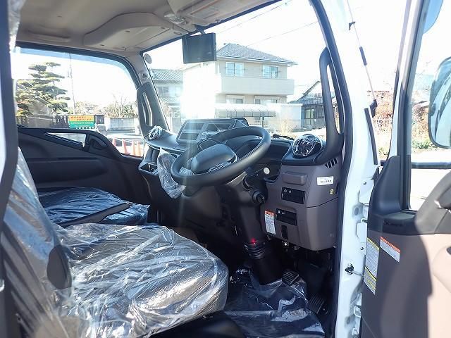 MITSUBISHI CANTER 2024