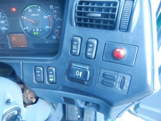 MITSUBISHI FUSOU SUPER GREAT 2013