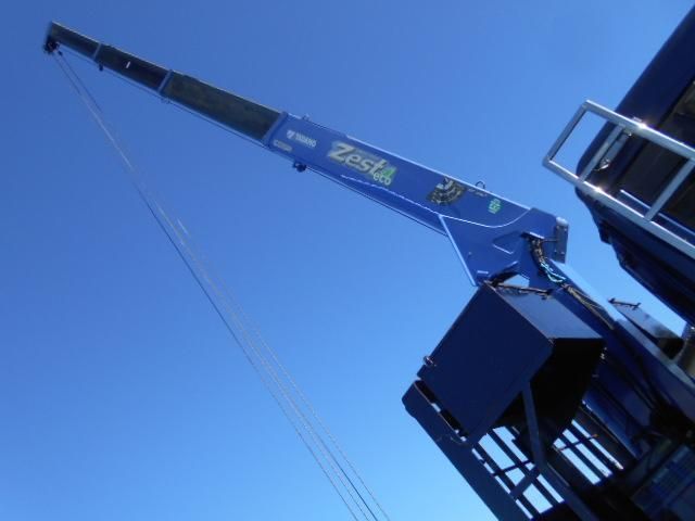 NISSAN DIESEL Quon 2014