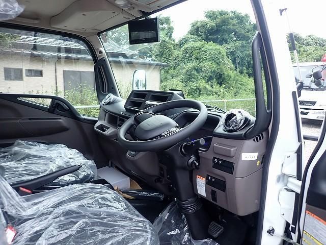 MITSUBISHI CANTER 2024
