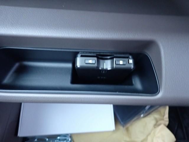 MITSUBISHI CANTER 2024