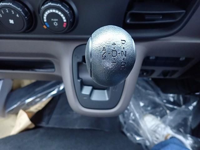 MITSUBISHI CANTER 2024