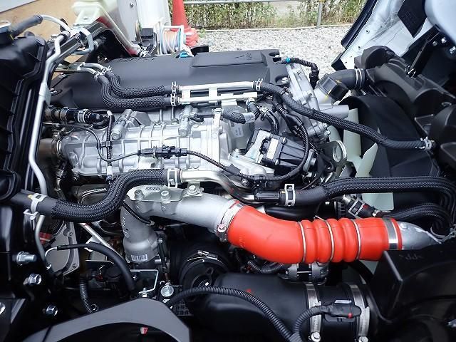 MITSUBISHI CANTER 2024