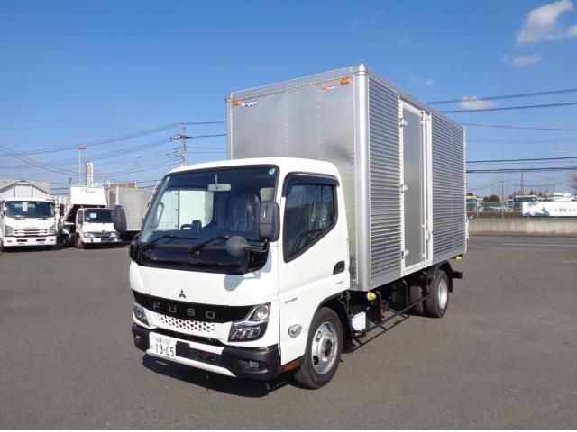 MITSUBISHI CANTER 2023