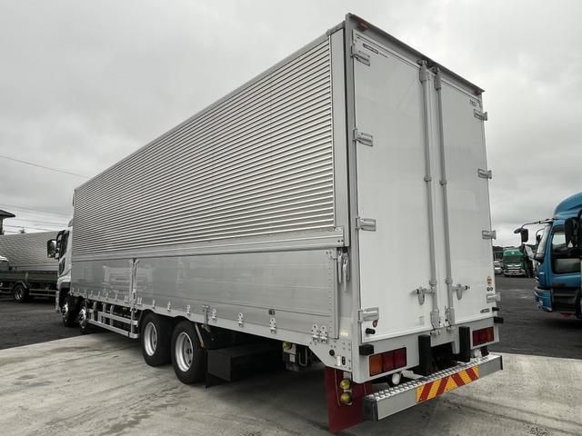 MITSUBISHI FUSOU SUPER GREAT 2018