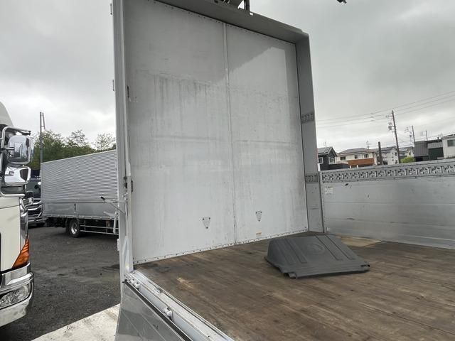 MITSUBISHI FUSOU SUPER GREAT 2018