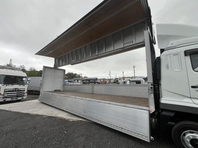 MITSUBISHI FUSOU SUPER GREAT 2018