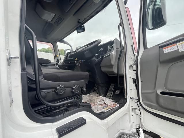 MITSUBISHI FUSOU SUPER GREAT 2018