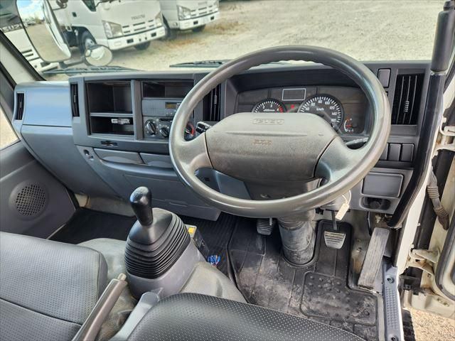 ISUZU ELF 2014