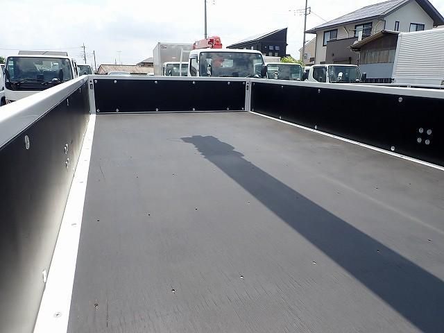 MITSUBISHI CANTER 2025