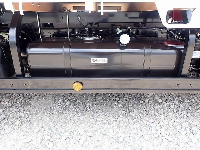 MITSUBISHI CANTER 2025