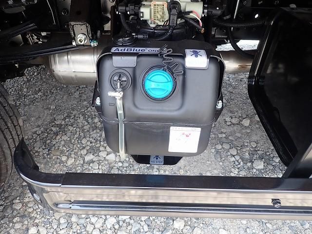 MITSUBISHI CANTER 2025