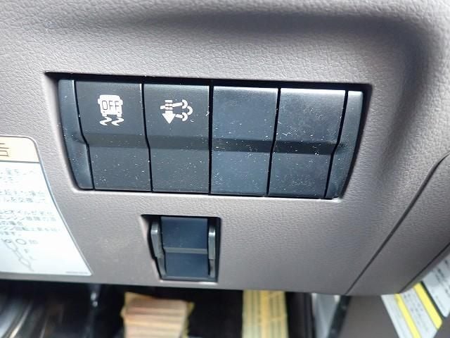 MITSUBISHI CANTER 2025