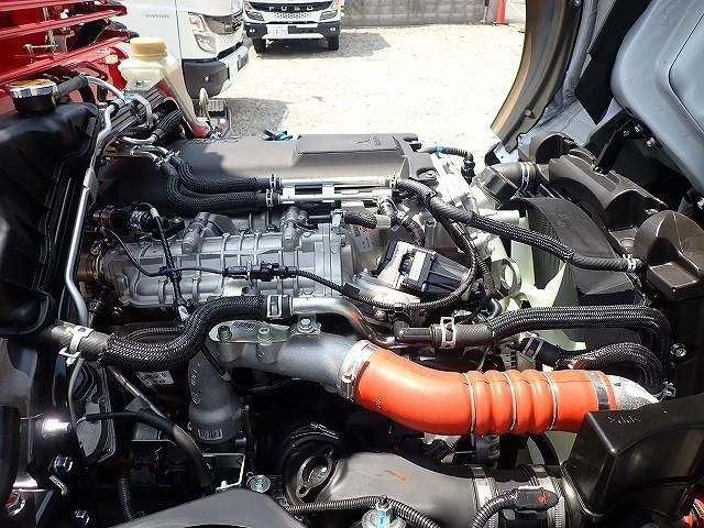 MITSUBISHI CANTER 2025