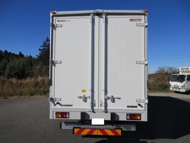 MITSUBISHI FUSOU FIGHTER 2024