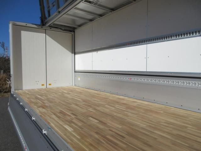 MITSUBISHI FUSOU FIGHTER 2024