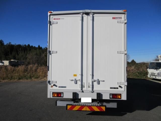 MITSUBISHI FUSOU FIGHTER 2024