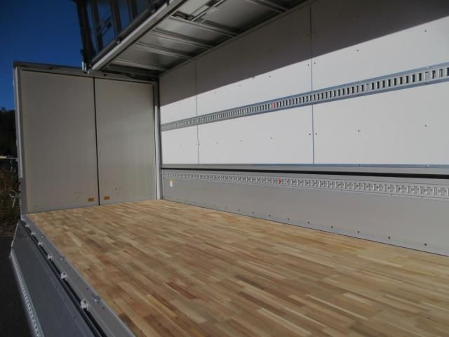 MITSUBISHI FUSOU FIGHTER 2024