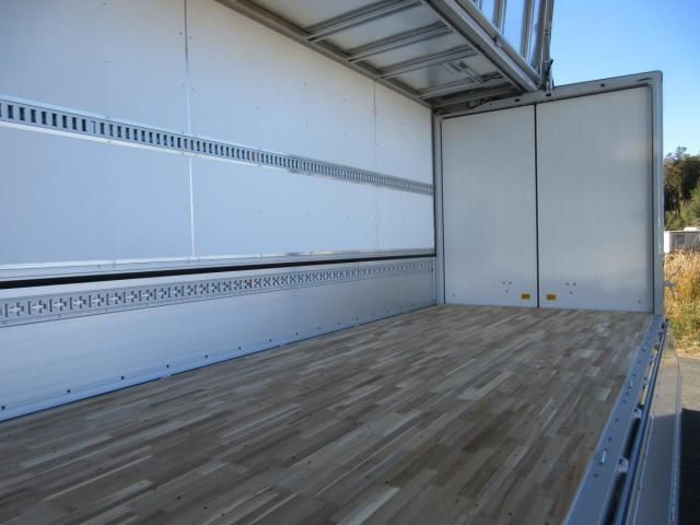 MITSUBISHI FUSOU FIGHTER 2024