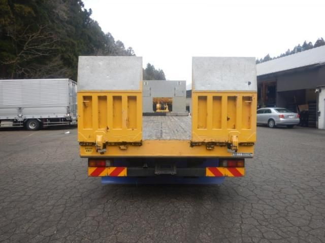 MITSUBISHI FUSOU SUPER GREAT 2016