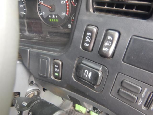 MITSUBISHI FUSOU SUPER GREAT 2016