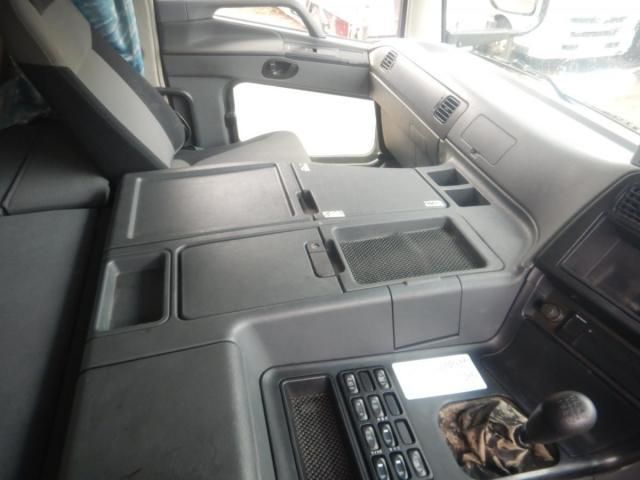 MITSUBISHI FUSOU SUPER GREAT 2016