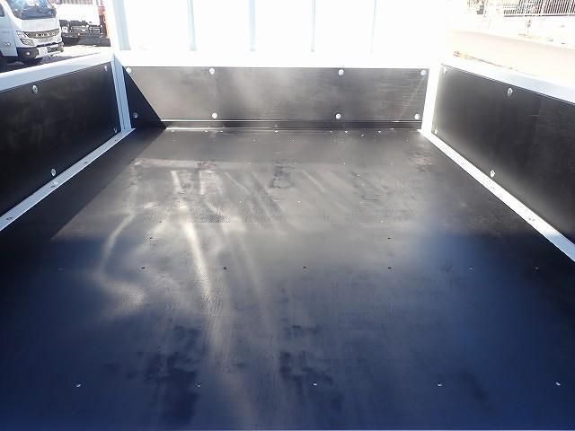 MITSUBISHI CANTER 2025