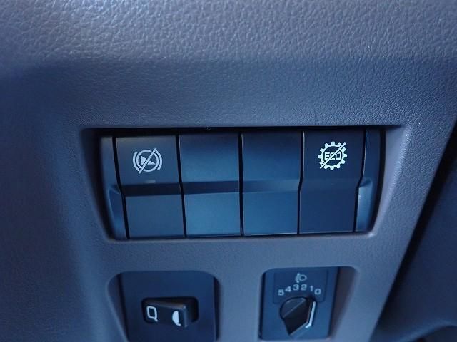 MITSUBISHI CANTER 2025