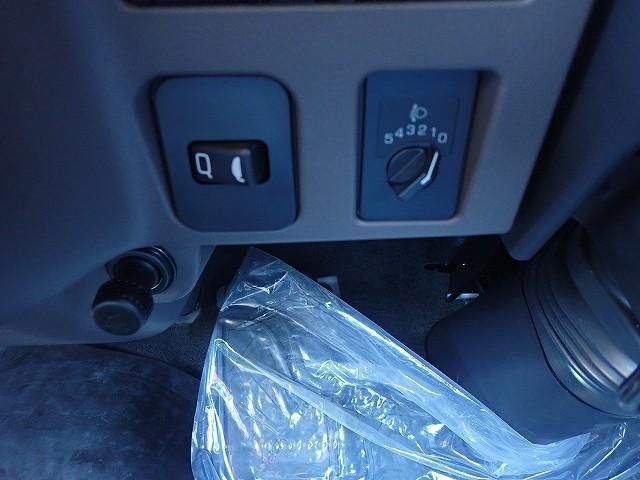 MITSUBISHI CANTER 2025