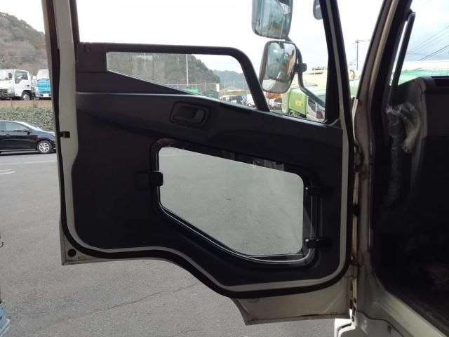 MITSUBISHI FUSOU FIGHTER 2013