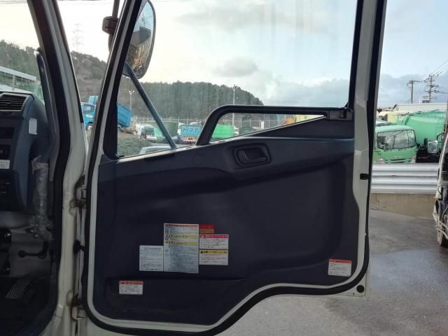 MITSUBISHI FUSOU FIGHTER 2013