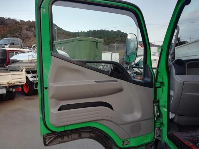 MITSUBISHI CANTER 2017