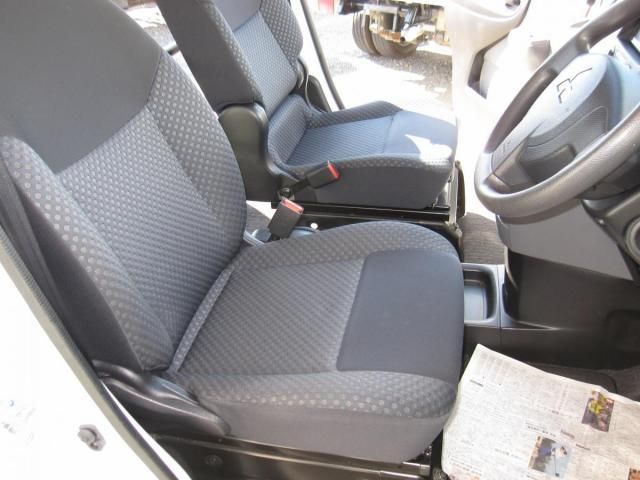 MITSUBISHI DELICA van 2WD 2017