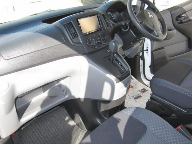 MITSUBISHI DELICA van 2WD 2017