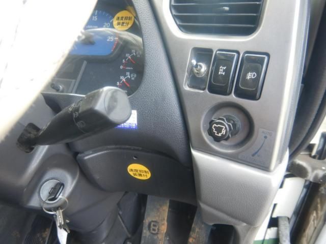 NISSAN DIESEL Quon 2008