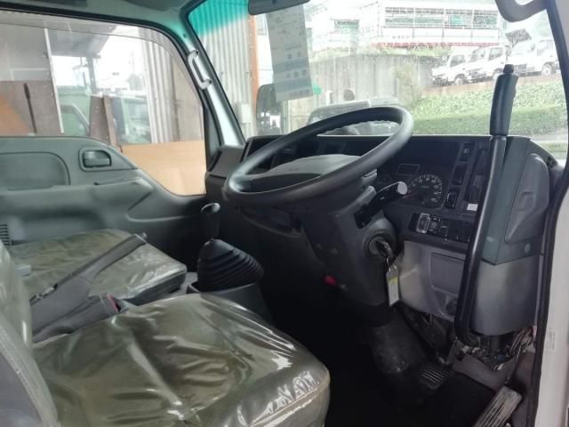 ISUZU ELF 2015