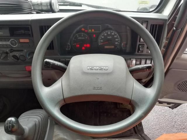 ISUZU ELF 2015