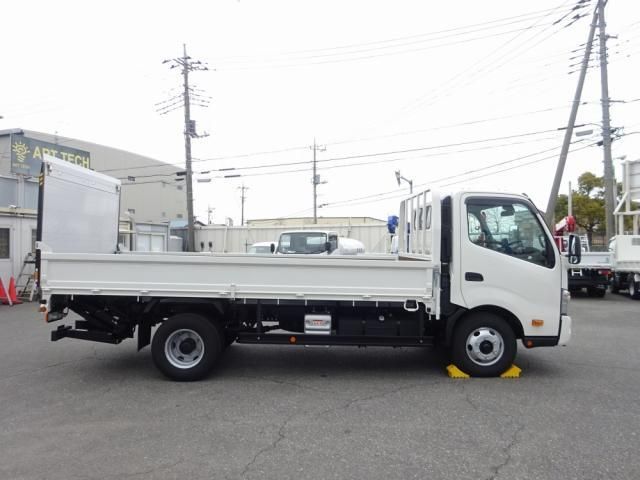 HINO DUTRO 2024